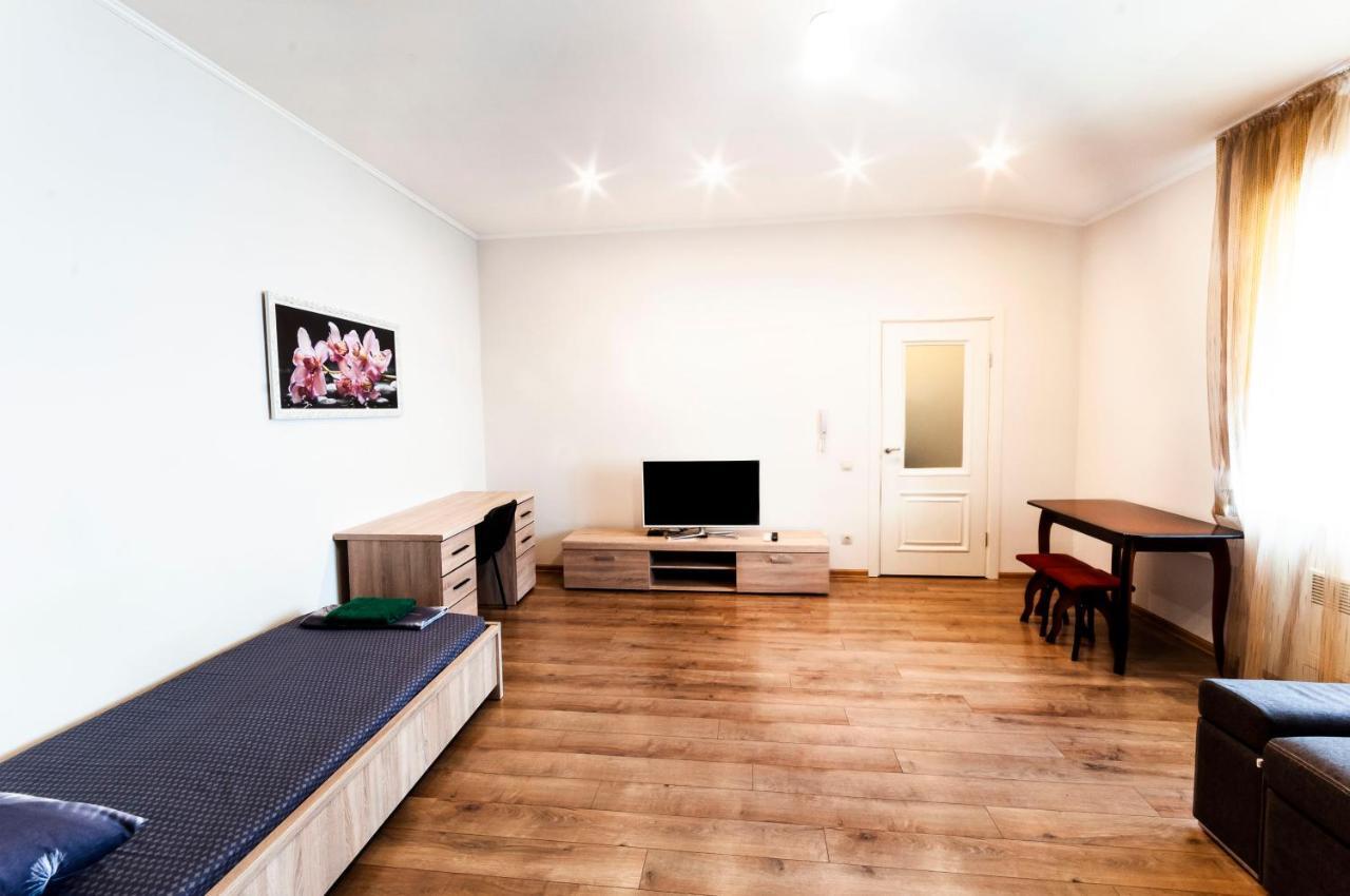 Wonderful Flat On City Center أوزهورود المظهر الخارجي الصورة